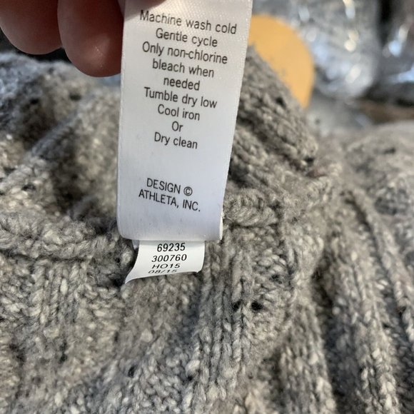 Athleta Sweater Donegal Passage Turtleneck Oversized Poncho Gray SZ Small Medium - Picture 8 of 10